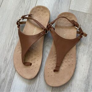 Vionic Kirra Sandals leather thong womens Brown (size 10) comfort supportive